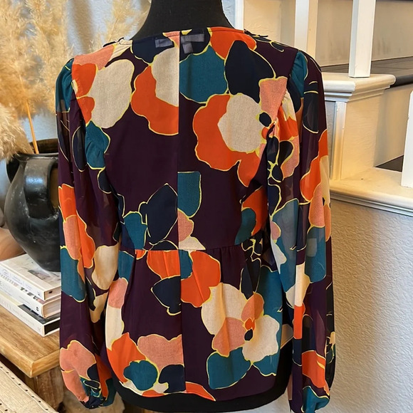 BCBGeneration Long Sleeve Multicolored Top - Picture 5 of 7